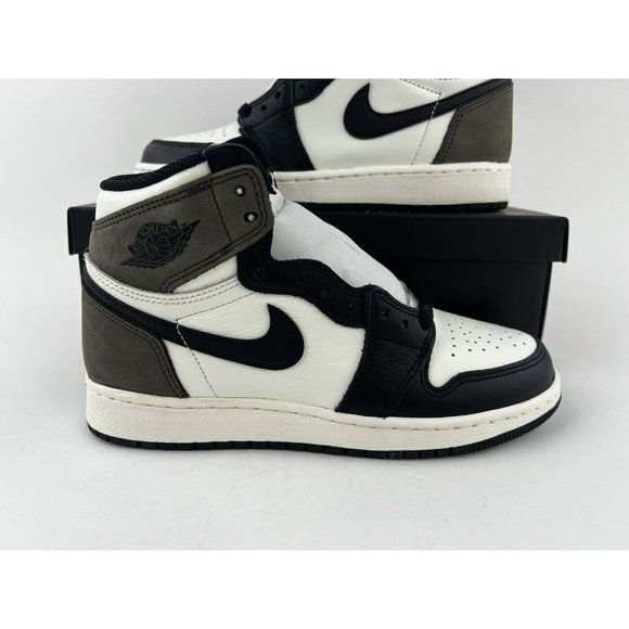 Nike Air Jordan 1 Retro High OG Dark Mocha Youth Size 4Y Sneakers 575441-105 - Picture 4 of 12